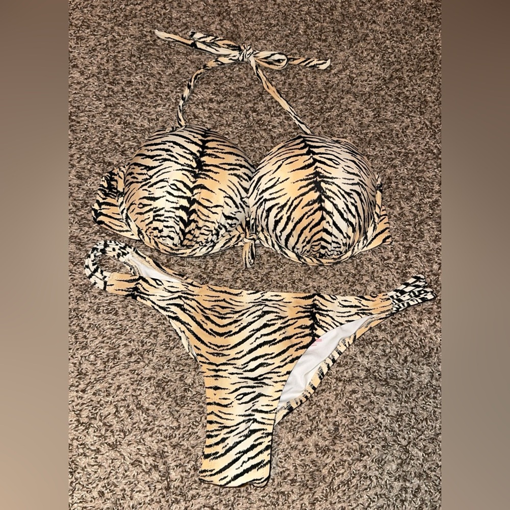 Rare Victoria's Secret Bombshell Push Up Tiger Print Bikini